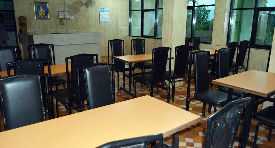 Hotel Carnival Inn, Satara 4